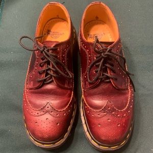 3989 Vintage made in England Brogue Dr. Martens